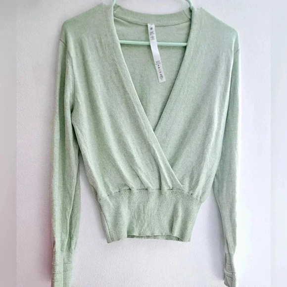 Lululemon Crossover Ribbed Waist Sweater Sage Sz  4 / Small - Picture 3 of 6